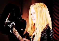 Avril Lavigne GIF. Artiesten Avril lavigne Zonnebril Gifs 