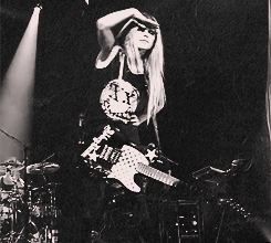 Avril Lavigne GIF. Artiesten Avril lavigne Nostalgie Gifs Muziekvideo Complicated 