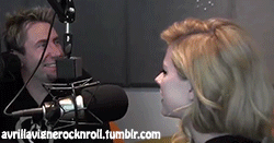 Avril Lavigne GIF. Artiesten Avril lavigne Bril Gifs Blond Canadees 