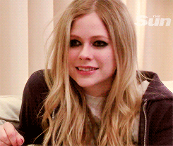 Avril Lavigne GIF. Artiesten Avril lavigne Smile Gifs 
