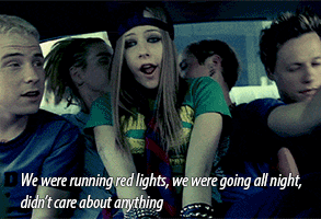 Avril Lavigne GIF. Artiesten Avril lavigne Zonnebril Gifs 