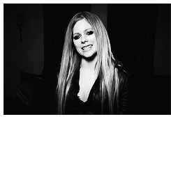 Avril Lavigne GIF. Artiesten Avril lavigne Gifs Klap Slapping Popcorn Abdij 