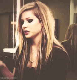 Avril Lavigne GIF. Artiesten Avril lavigne Gifs He wasnt 