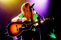 Avril Lavigne GIF. Artiesten Avril lavigne Smile Gifs 