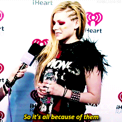Avril Lavigne GIF. Artiesten Avril lavigne Smile Gifs 