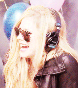 Artiesten Avril lavigne Smile Gifs hart 