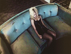 Avril Lavigne GIF. Boos Artiesten Avril lavigne Dom Gifs Pons Breuk Mirron 