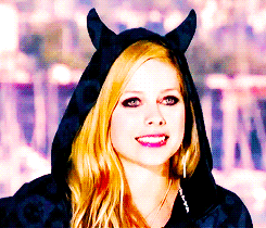 Avril Lavigne GIF. Artiesten Avril lavigne Makeup Gifs Klaar maken 