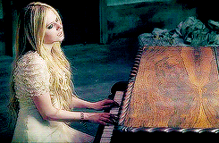 Avril Lavigne GIF. Boos Artiesten Avril lavigne Gifs Teef Gek wijf 