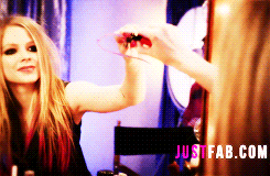 Avril Lavigne GIF. Artiesten Avril lavigne Bril Gifs Blond Canadees 