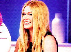 Avril Lavigne GIF. Artiesten Avril lavigne Gifs He wasnt 