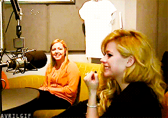 Avril Lavigne GIF. Liefde Artiesten Avril lavigne Smile Gifs Flirt Avril levine 