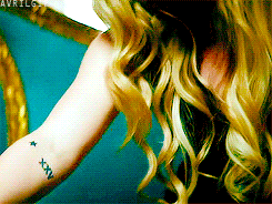 Avril Lavigne GIF. Artiesten Avril lavigne Gifs Opgewonden 