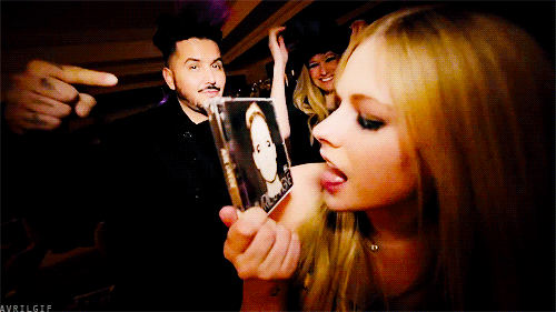 Artiesten Avril lavigne Gifs lavigne dankzegging 