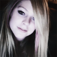 Avril Lavigne GIF. Artiesten Avril lavigne Bril Gifs Blond Canadees 