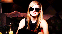 Avril Lavigne GIF. Artiesten Avril lavigne Gifs Leven 
