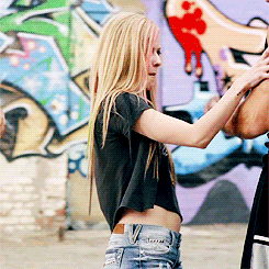 Avril Lavigne GIF. Artiesten Avril lavigne Proost Gifs 