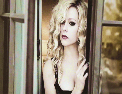 Avril Lavigne GIF. Artiesten Avril lavigne Gifs Klap Slapping Popcorn Abdij 