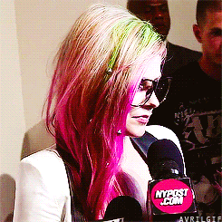 Avril Lavigne GIF. Artiesten Avril lavigne Kus Gifs 