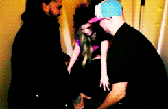 Avril Lavigne GIF. Artiesten Avril lavigne Gifs Niemand is thuis 