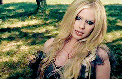 Avril Lavigne GIF. Artiesten Avril lavigne Smile Gifs 