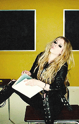 Avril Lavigne GIF. Artiesten Avril lavigne Gifs Klap Slapping Popcorn Abdij 