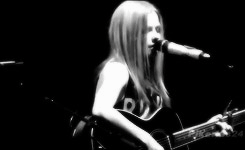 Avril Lavigne GIF. Artiesten Avril lavigne Gifs Zwart en wit 