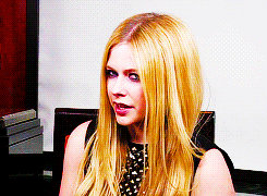 Avril Lavigne GIF. Artiesten Avril lavigne Gifs Girlfriend 