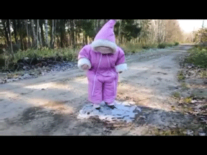 Baby GIF. Ijs Baby Sneeuw Gifs Kind Kleuter Schattige baby Grappige kinderen 