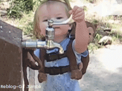Baby GIF. Vallen Schattig Baby Gifs Hadouken 