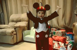 Baby GIF. Baby Star trek Gifs  Zoet Star trek into darkness Jim kirk Captain kirk James kirk Idst 