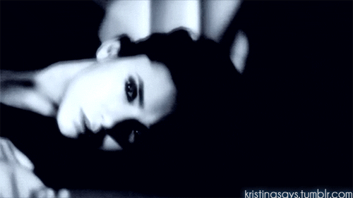 Dieren Baby Leeuw Gifs partij zo hongerig hes slechts een kleine zebra leeuw probeert bab 