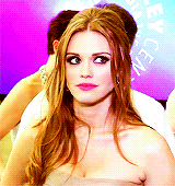 Baby GIF. Merlin Baby Gifs Morgana pendragon Forever snikt hoe vreselijk deze show u behandeld 