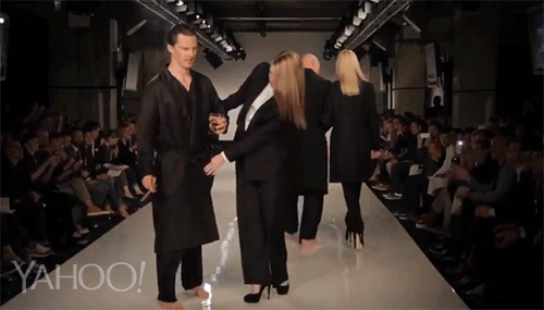 Dieren Baby Leeuw Gifs partij zo hongerig hes slechts een kleine zebra leeuw probeert bab 