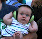 Baby GIF. Baby Gifs Koptelefoons Concert Blikjes 