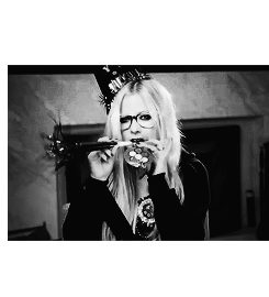 Avril Lavigne GIF. Artiesten Avril lavigne Baby Gifs Spul Ily Viering Avril Yay Avril s Lavigne Avriledit Videos b 