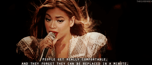 Artiesten Beyonce Gifs dans zwart en wit 