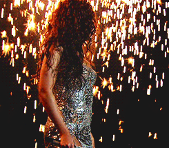 Beyoncé GIF. Artiesten Beyonce Gifs Hair flip 