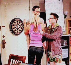 Big Bang Theory GIF. Films en series Gifs Big bang theory Hete jongens Bruidsmeisjes Slechte leraar 