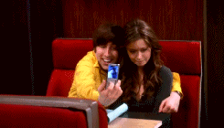 Big Bang Theory GIF. Films en series Tv Gifs Big bang theory Kaley cuoco 