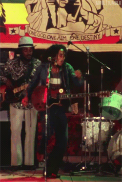 Artiesten Gifs Bob marley dribbelen 