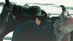 Brad Pitt GIF. Tv Angelina jolie Brad pitt Gifs Filmsterren Mr and mrs smith Angelina jolie zwart en wit De heer en m 