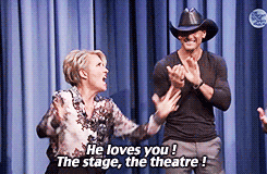 Bradley Cooper GIF. Omhelzing Gifs Filmsterren Bradley cooper Jennifer lawrence 