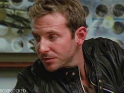 Bradley Cooper GIF. Selfie Bff Gifs Filmsterren Bradley cooper Gerard butler Harten Bromance Glimmend Sparkly Sparkles 