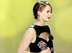 Bradley Cooper GIF. Gifs Filmsterren Bradley cooper Saturday night live Snl40 Betty white De californi&euml;rs 