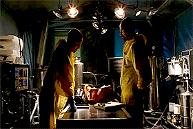 Breaking Bad GIF. Geweer Films en series Breaking bad Gifs Filmsterren Bryan cranston Amc 