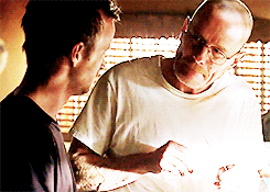 Bryan Cranston GIF. Films en series Breaking bad Gifs Filmsterren Bryan cranston Aaron paul Walter white Heisenberg Jesse pinkman Br ba 