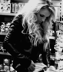 Britney Spears GIF. Artiesten Geweer Britney spears Gifs Crimineel 
