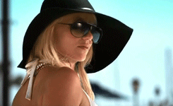 Britney Spears GIF. Artiesten Britney spears Gifs Muziekvideo Oops i did it again 
