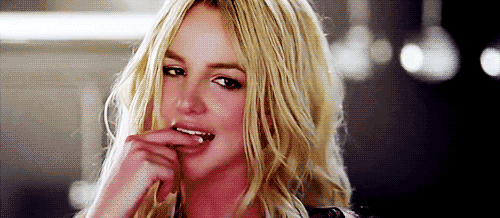Artiesten Britney spears Gifs glimlach onhandig dichtbij 